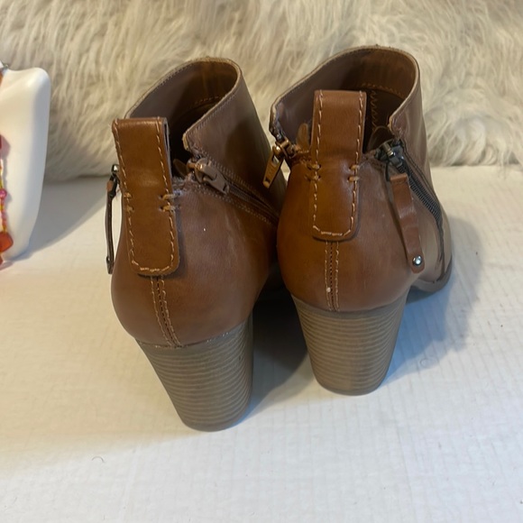 Faded Glory chunky Heels Booties - Picture 3 of 8